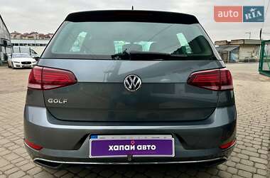 Хетчбек Volkswagen Golf 2019 в 