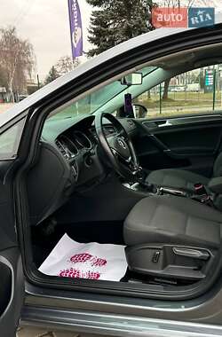 Хетчбек Volkswagen Golf 2019 в 