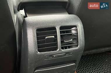 Хетчбек Volkswagen Golf 2010 в 