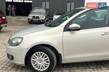 Хетчбек Volkswagen Golf 2010 в 