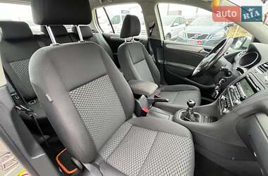 Хетчбек Volkswagen Golf 2010 в 