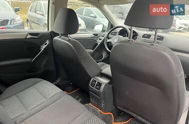 Хетчбек Volkswagen Golf 2010 в 