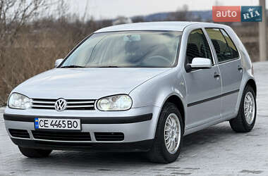 Хетчбек Volkswagen Golf 2002 в Чернівцях