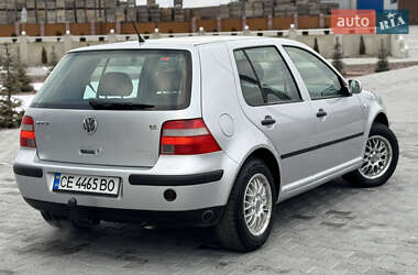 Хетчбек Volkswagen Golf 2002 в Чернівцях