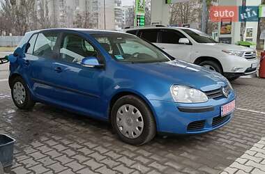 Хетчбек Volkswagen Golf 2005 в Чернігові