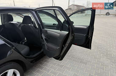 Хетчбек Volkswagen Golf 2010 в Житомирі