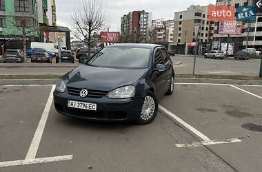 Хетчбек Volkswagen Golf 2005 в Києві