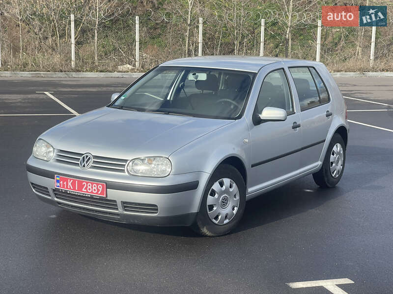 Хетчбек Volkswagen Golf 2003 в Вінниці