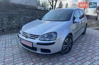 Хэтчбек Volkswagen Golf 2004 в Дунаевцах