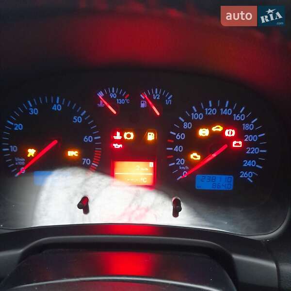 Хэтчбек Volkswagen Golf 2001 в Змиеве фото 8 Хэтчбек Volkswagen Golf 2001 в Змиеве