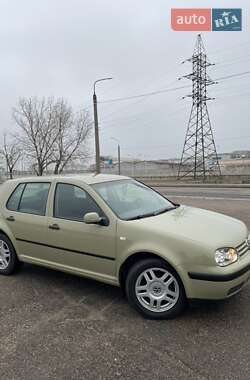 Хэтчбек Volkswagen Golf 2002 в Запорожье