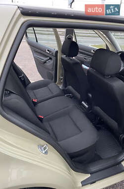 Хетчбек Volkswagen Golf 2002 в Запоріжжі