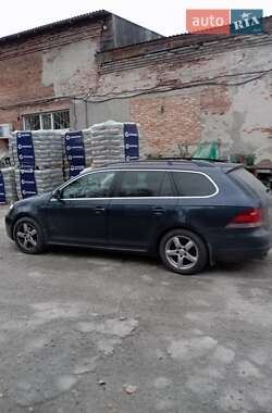 Универсал Volkswagen Golf 2010 в Полонном