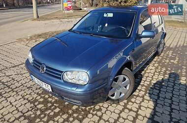 Хэтчбек Volkswagen Golf 2003 в Черновцах