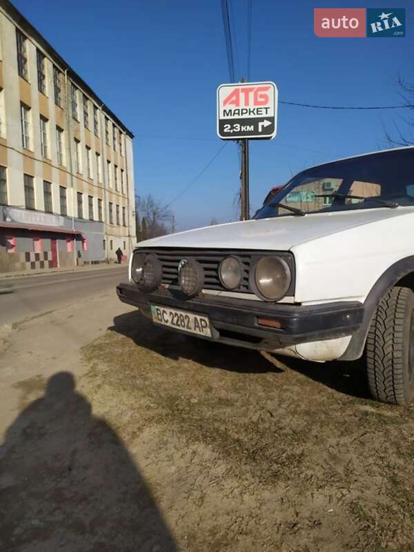 Хэтчбек Volkswagen Golf 1986 в 