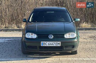 Хетчбек Volkswagen Golf 2001 в Львові