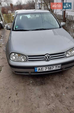 Хетчбек Volkswagen Golf 2002 в Дніпрі