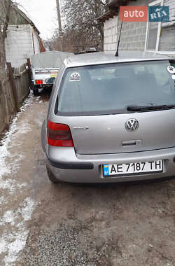 Хетчбек Volkswagen Golf 2002 в Дніпрі