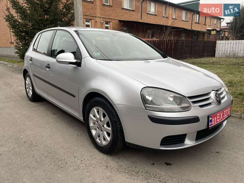 Хетчбек Volkswagen Golf 2004 в Тернополі