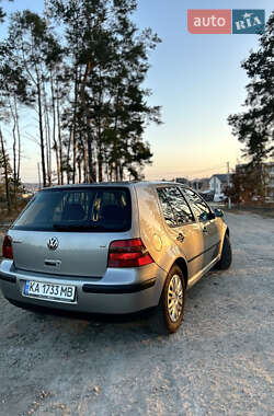 Хетчбек Volkswagen Golf 2002 в Києві