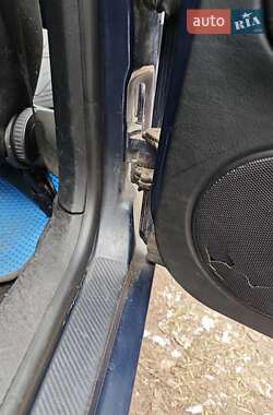 Хэтчбек Volkswagen Golf 1998 в 