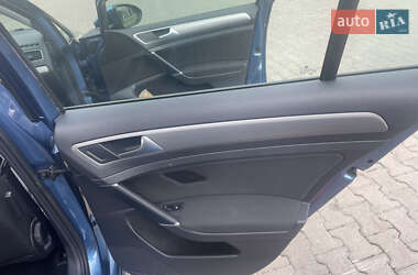 Універсал Volkswagen Golf 2015 в 