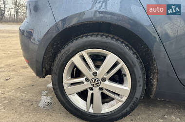 Хэтчбек Volkswagen Golf 2012 в 