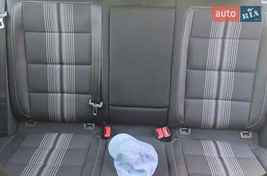 Хэтчбек Volkswagen Golf 2012 в 
