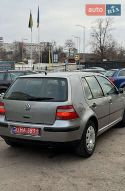 Хэтчбек Volkswagen Golf 2003 в Чернигове