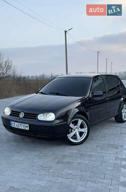 Хэтчбек Volkswagen Golf 2001 в Черновцах