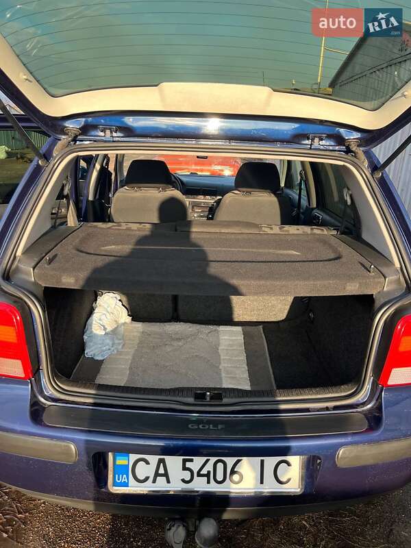 Хэтчбек Volkswagen Golf 2000 в Черкассах