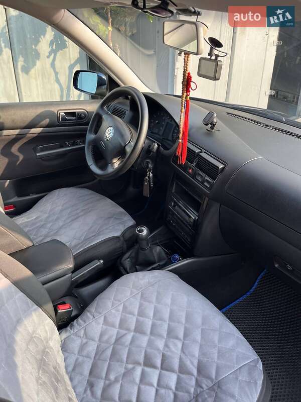 Хэтчбек Volkswagen Golf 2000 в Черкассах