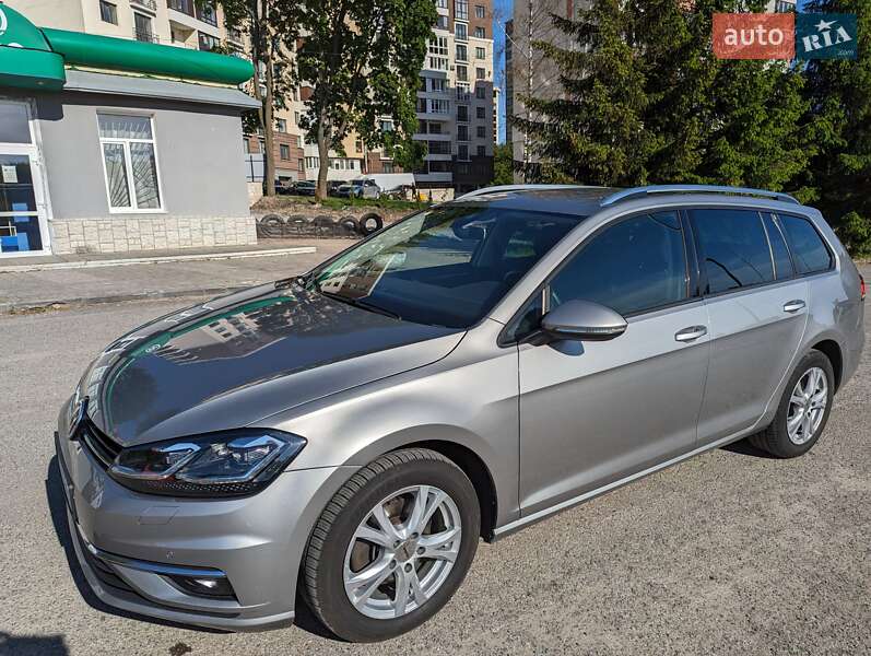 Універсал Volkswagen Golf 2018 в Тернополі
