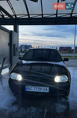 Хетчбек Volkswagen Golf 2000 в Городку