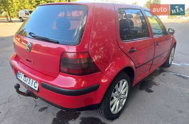 Хетчбек Volkswagen Golf 2001 в 