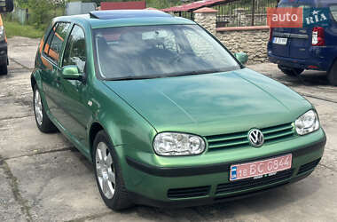 Хэтчбек Volkswagen Golf 2002 в Дубно