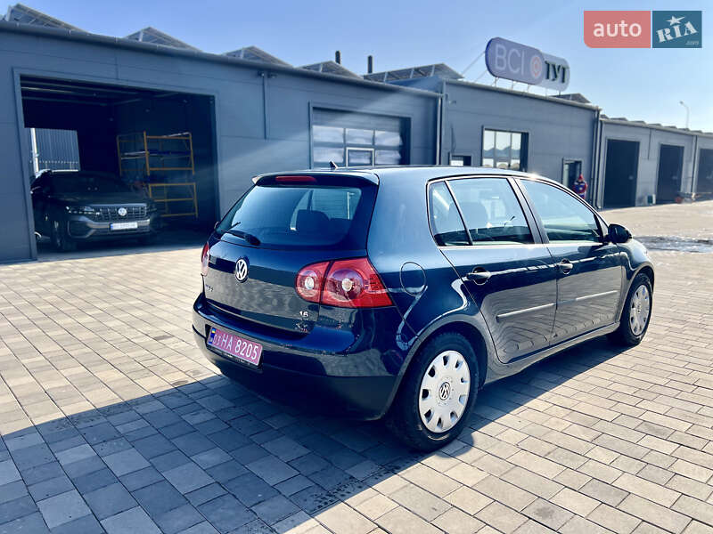 Хэтчбек Volkswagen Golf 2005 в Полтаве