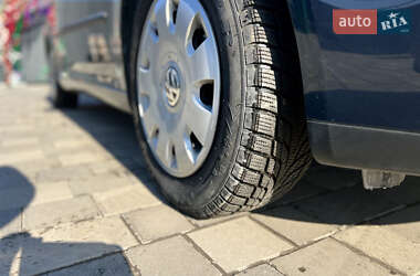 Хэтчбек Volkswagen Golf 2005 в 