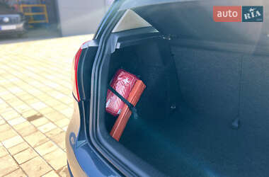 Хэтчбек Volkswagen Golf 2005 в 