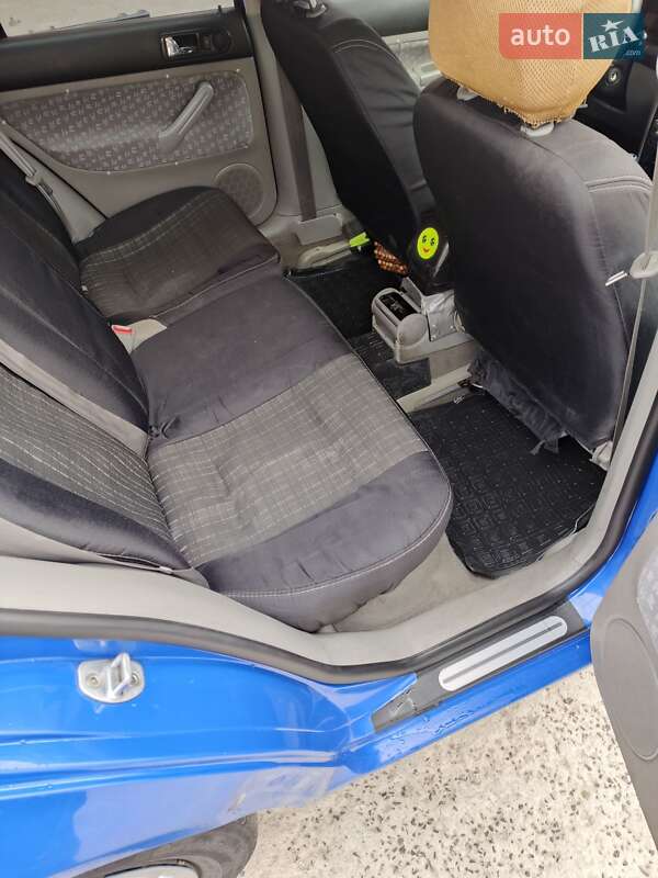 Универсал Volkswagen Golf 2001 в Трускавце