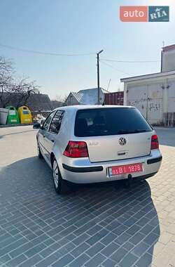 Хэтчбек Volkswagen Golf 2001 в Макарове