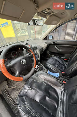 Универсал Volkswagen Golf 2001 в Черновцах