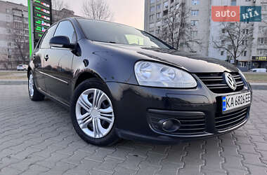 Хэтчбек Volkswagen Golf 2006 в Киеве