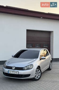 Хэтчбек Volkswagen Golf 2010 в Звягеле