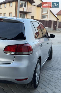 Хэтчбек Volkswagen Golf 2010 в Звягеле