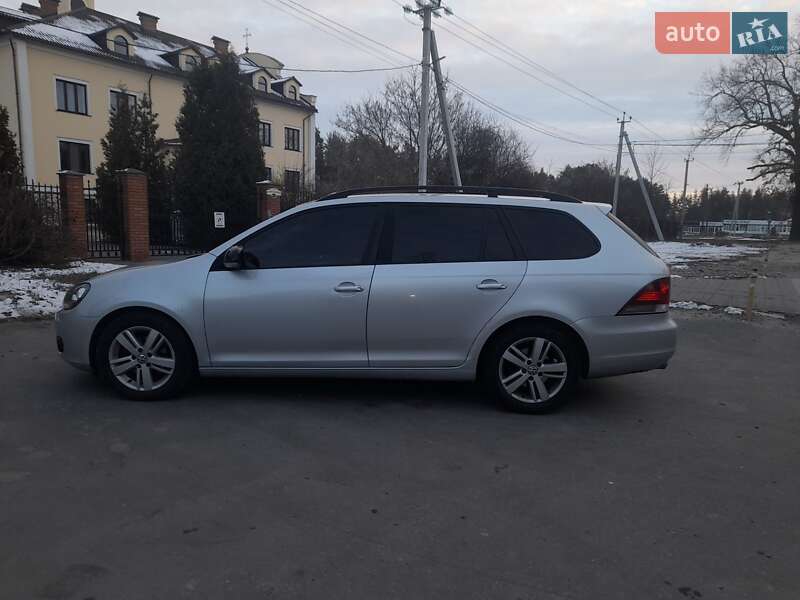 Универсал Volkswagen Golf 2012 в 