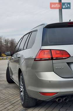 Универсал Volkswagen Golf 2014 в 