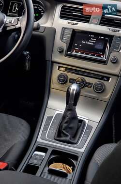 Универсал Volkswagen Golf 2014 в 