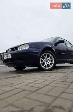 Хэтчбек Volkswagen Golf 2000 в Черкассах