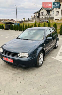 Хэтчбек Volkswagen Golf 2001 в Ровно